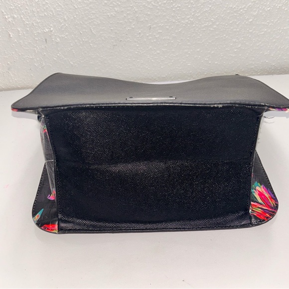 🌹Betsy Johnson black bow shoulder / hand bag with blk link strap. - Picture 6 of 15